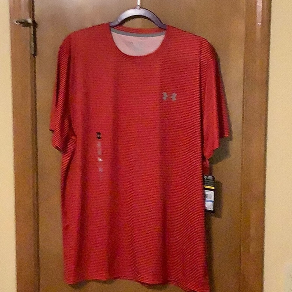 Under Armour Red Short Sleeve Tee